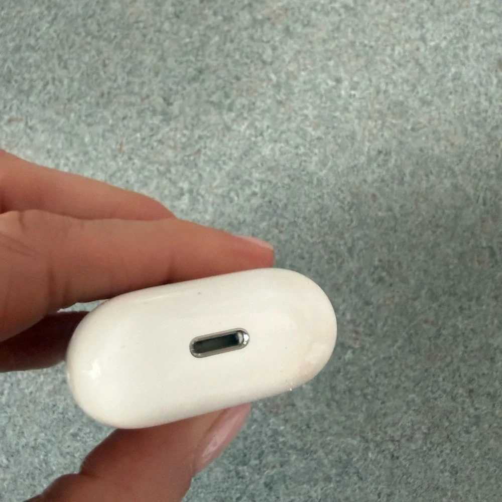 MVMT AirPods Case w Carabiner Empty Case Only Silicone Cover Apple AirPods